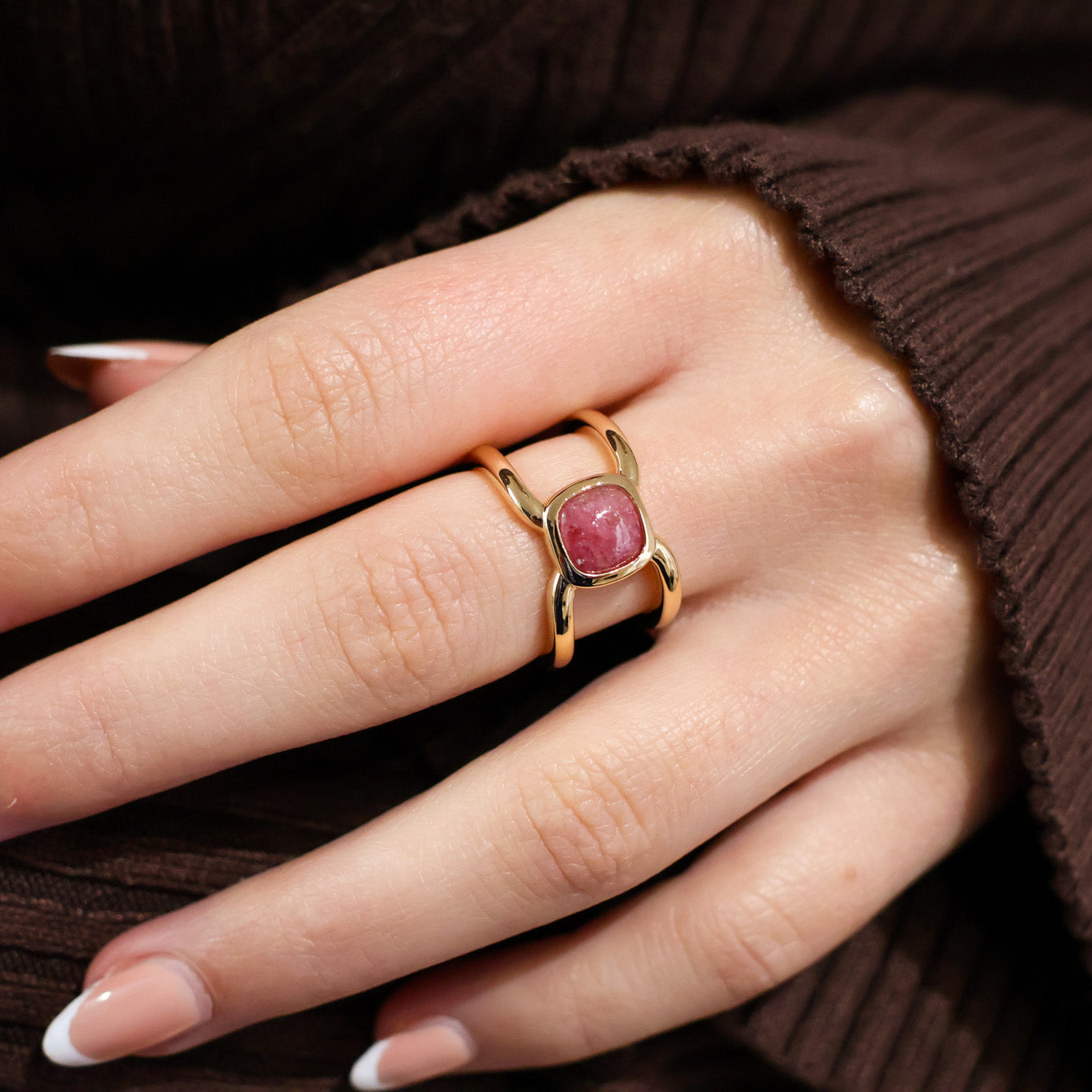 Bague Elia carrée Rhodonite rose plaqué or