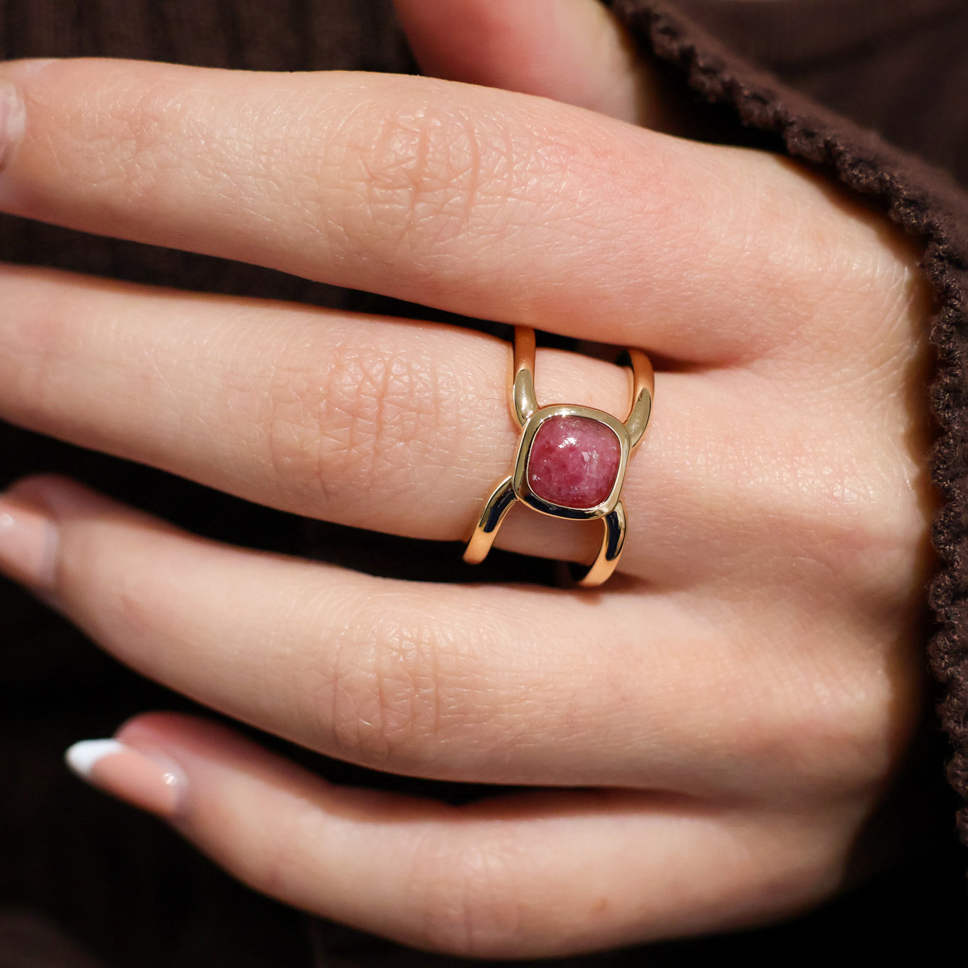 Bague Elia carrée Rhodonite rose plaqué or