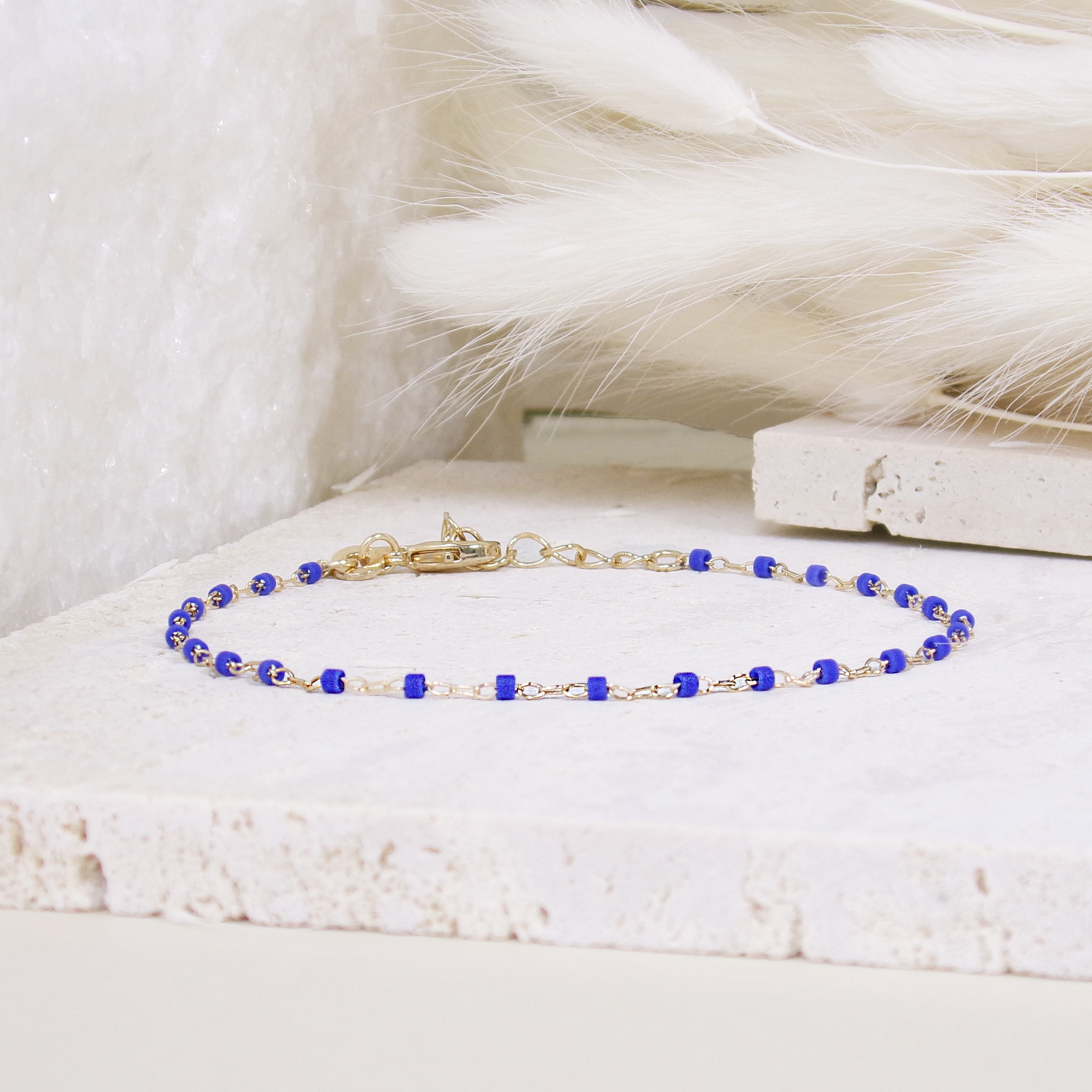 Bracelet Amaya 18cm perles Miyuki bleu intense plaqué or