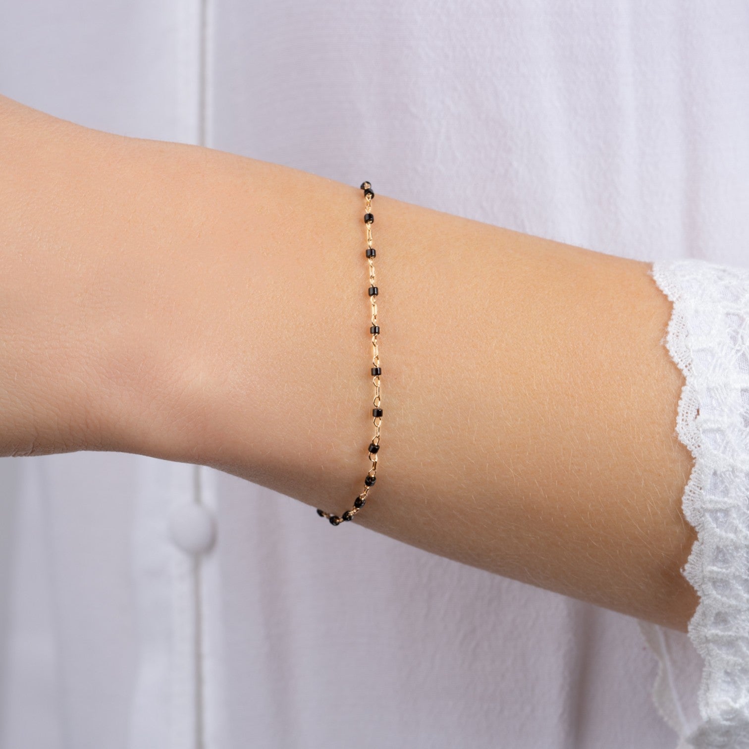 Bracelet Amaya 18cm perles Miyuki noires plaqué or