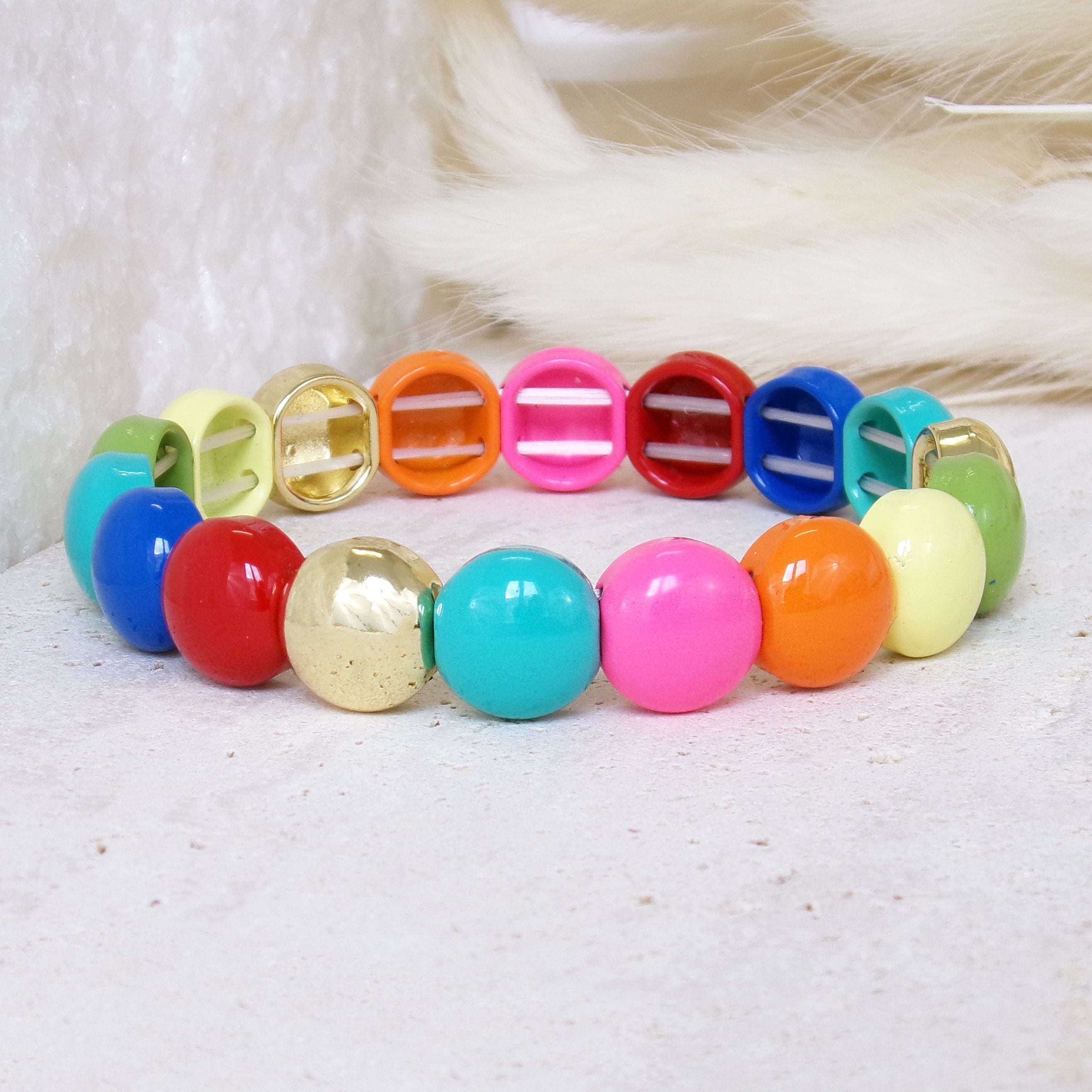 Bracelet Bridget fantaisie élastique perles multicolores et dorées