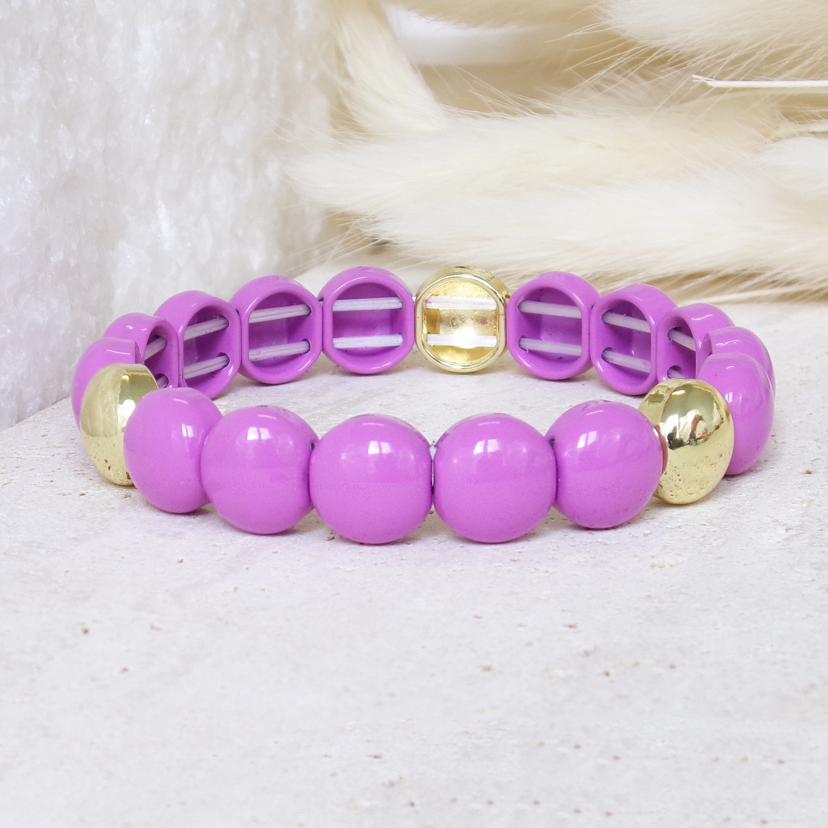 Bracelet Bridget fantaisie élastique perles mauves et dorées