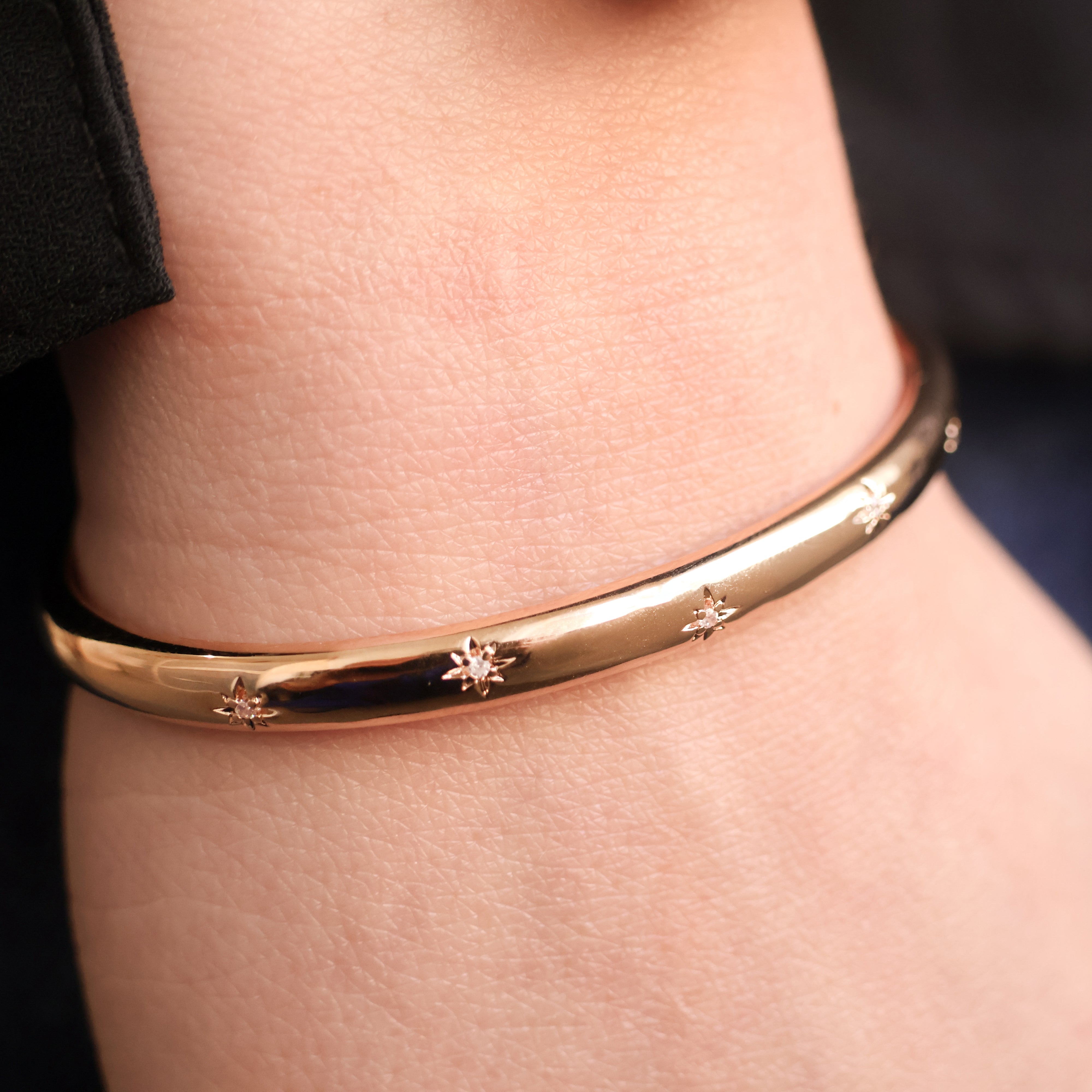 Aria open bangle bracelet with star zircons gold-plated 