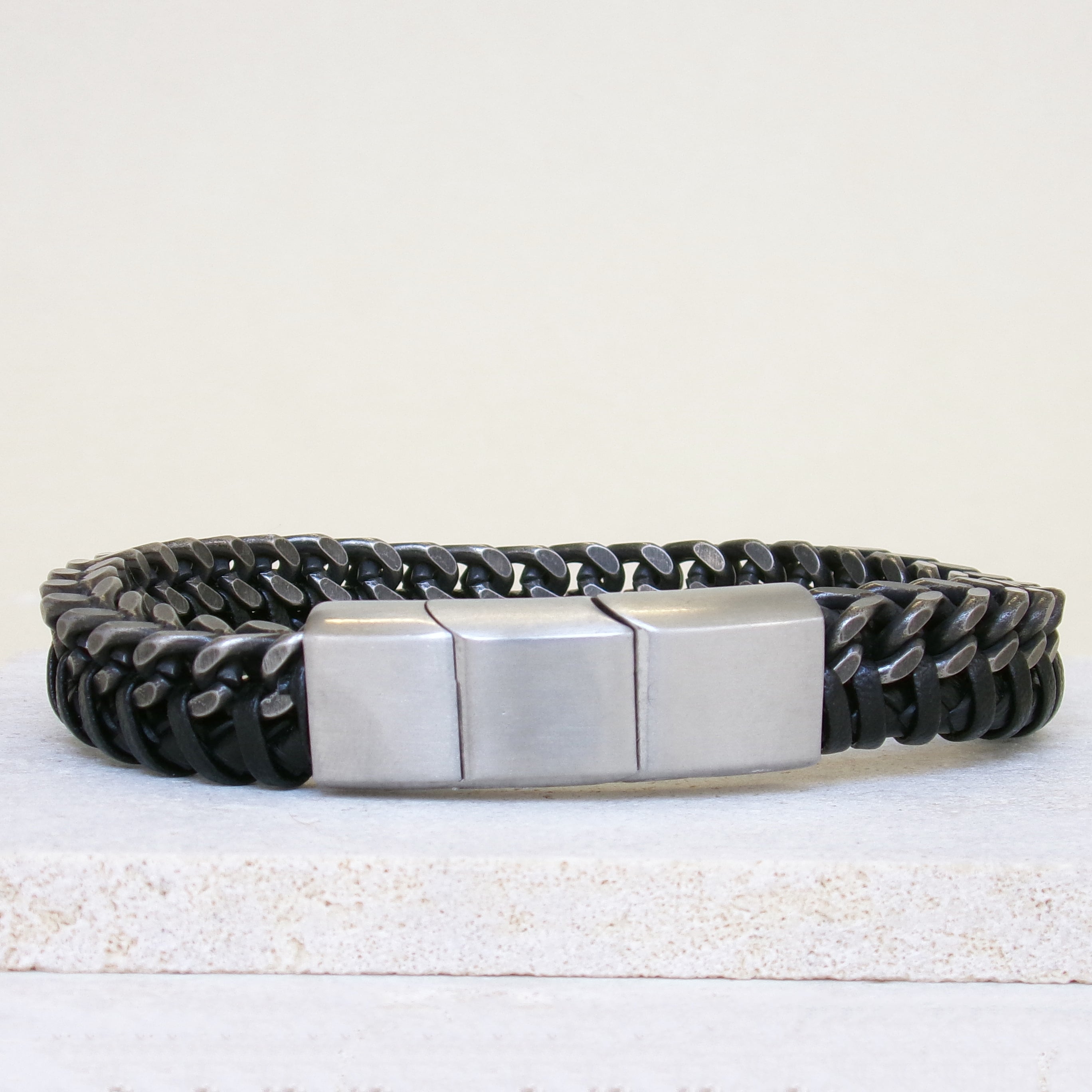 Bracelet Johnny cuir noir titane et acier inoxydable