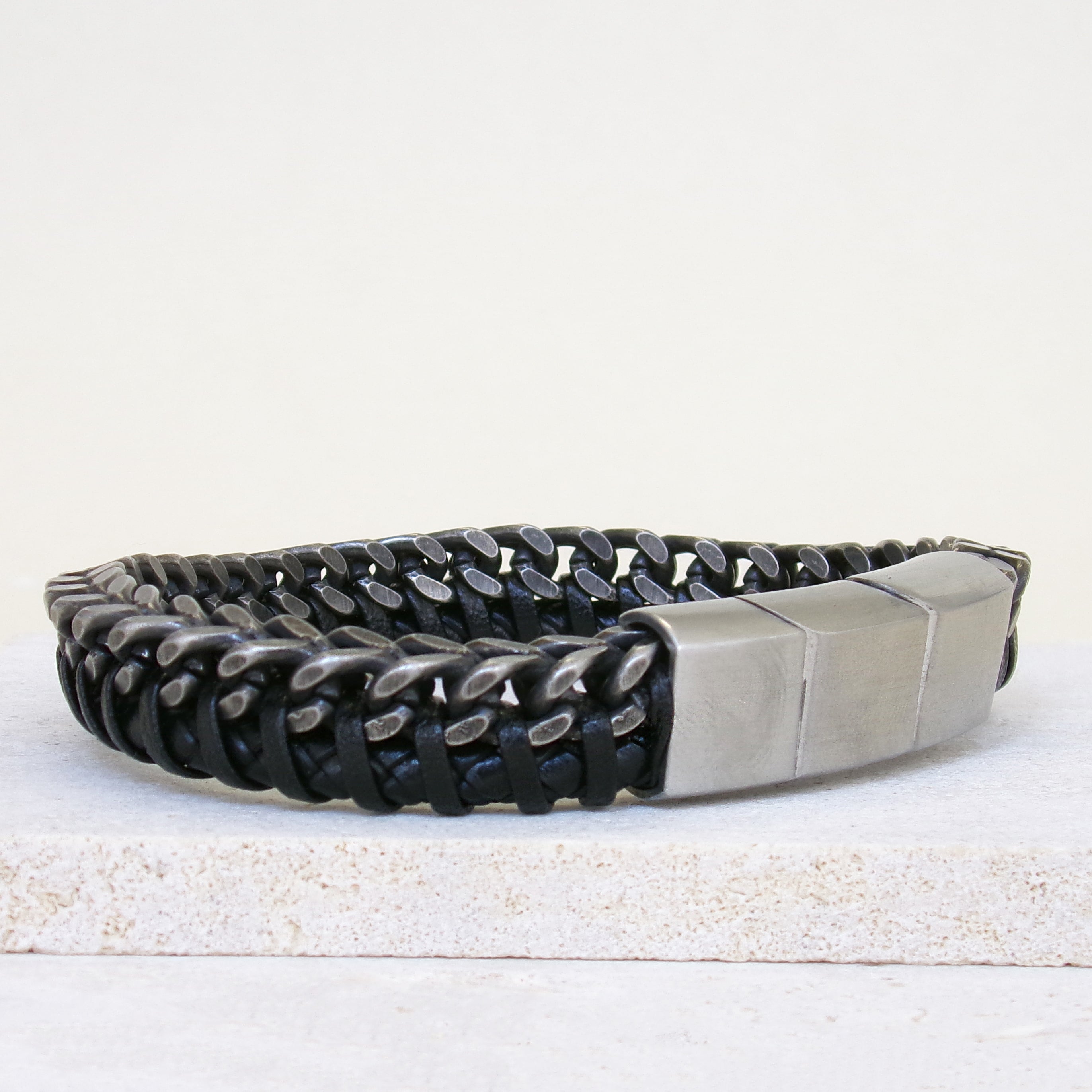 Bracelet Johnny cuir noir titane et acier inoxydable