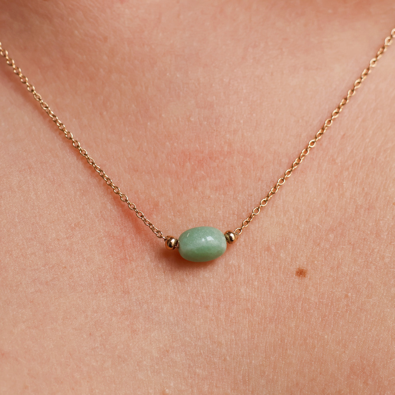 Collier Cora pierre de naissance quartzite vert plaqué or