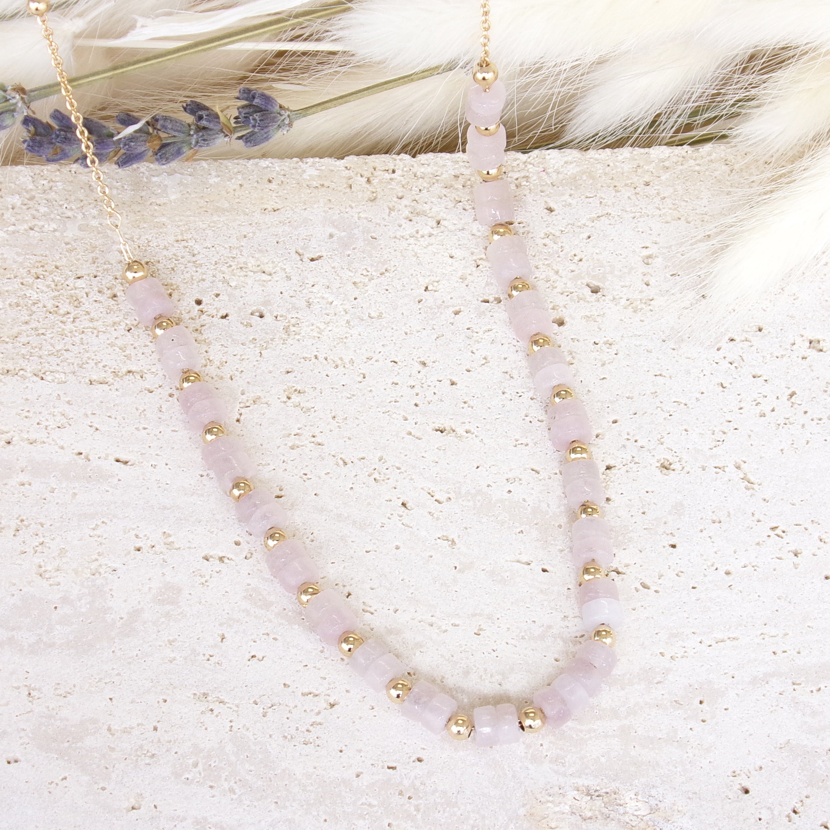 Collier Gaia perles quartz rose plaqué or