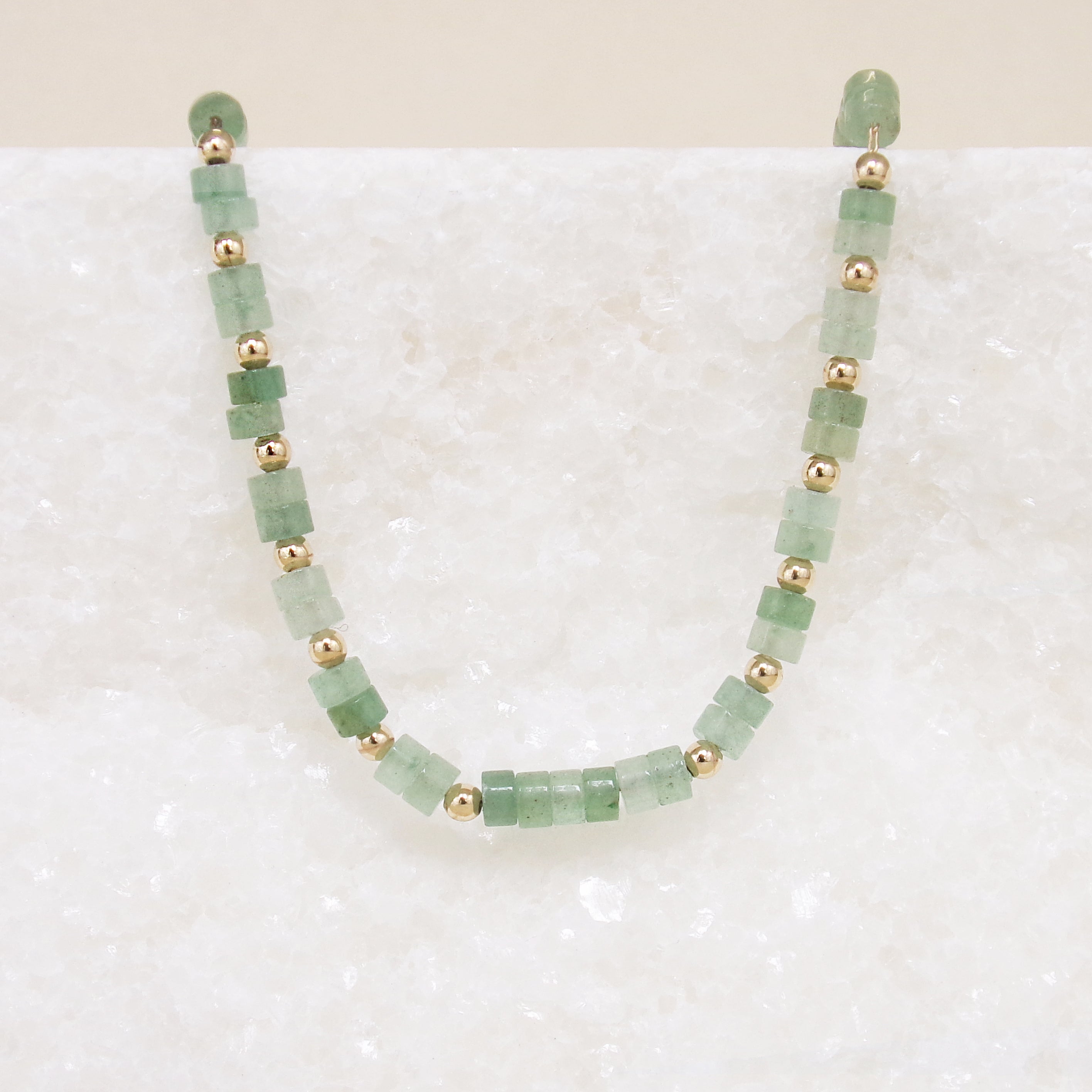 Collier Gaia perles quartzite vert plaqué or